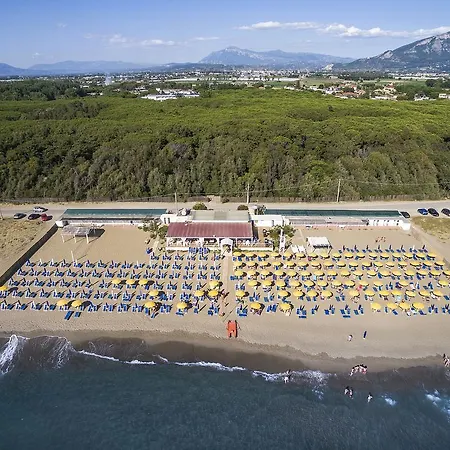 Le Palme 4* Πέστουμ